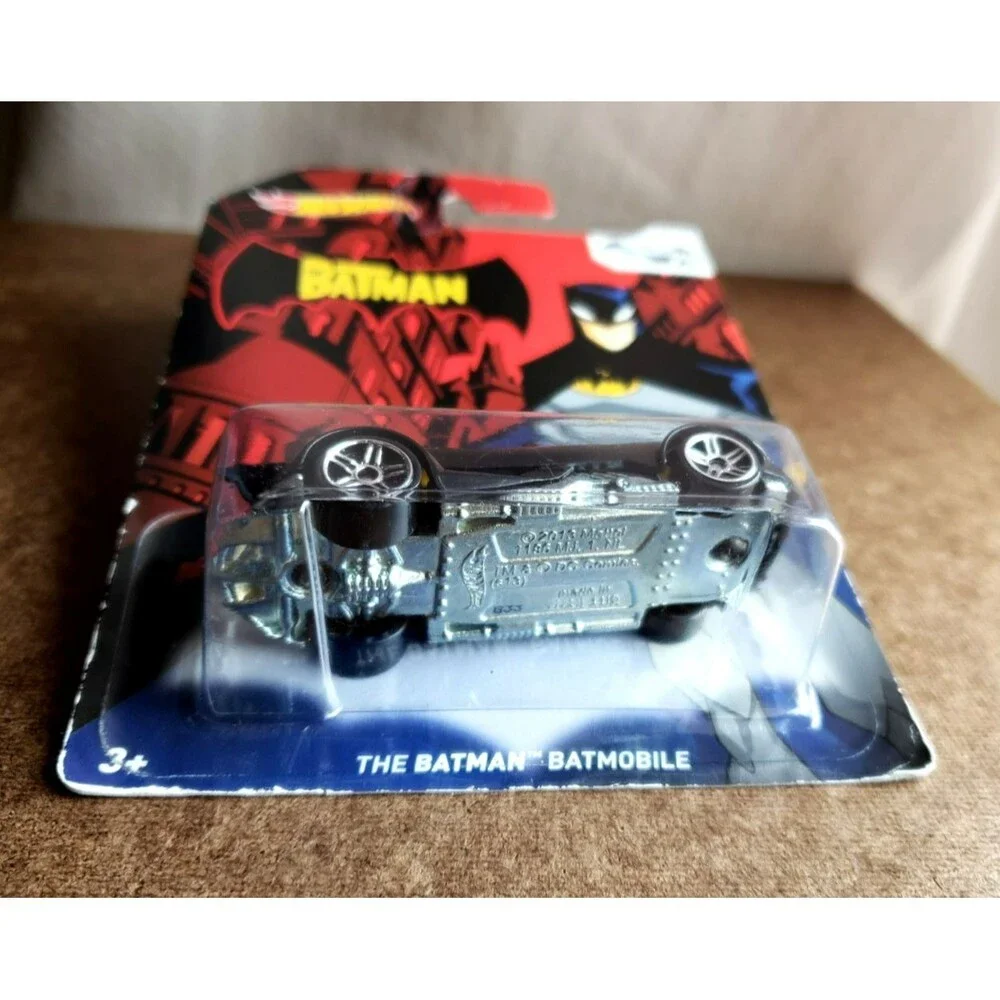 2014 Hot Wheels THE BATMAN BATMOBILE Black 75 YEARS OF BATMAN SERIES #03/08 1:64